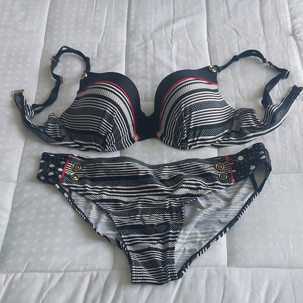 Classic Black and White Striped Bikini with Adjustable Straps